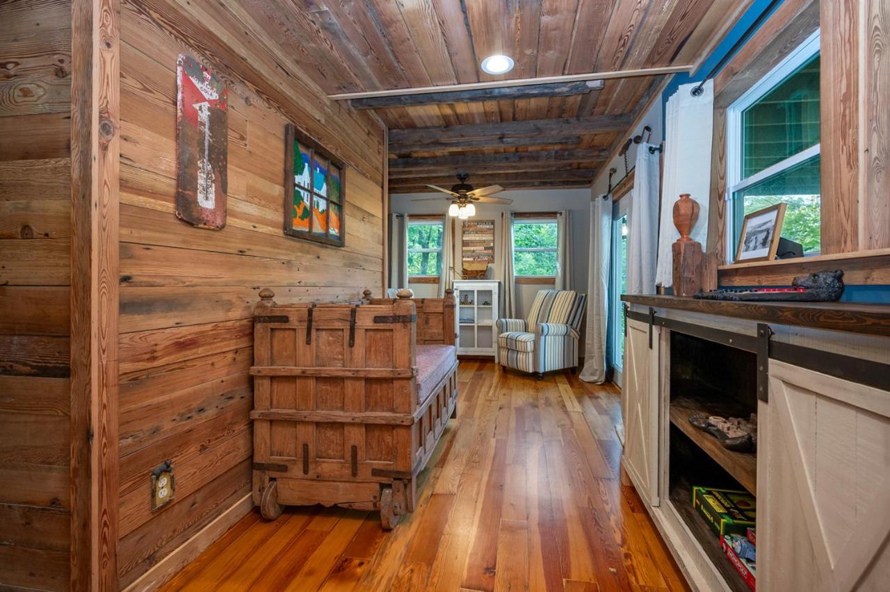 فيلا Russell'S Fort At White Oak Point: Historical Cabin On Lake Lure, Luxury, Direct Lake Access! المظهر الخارجي الصورة
