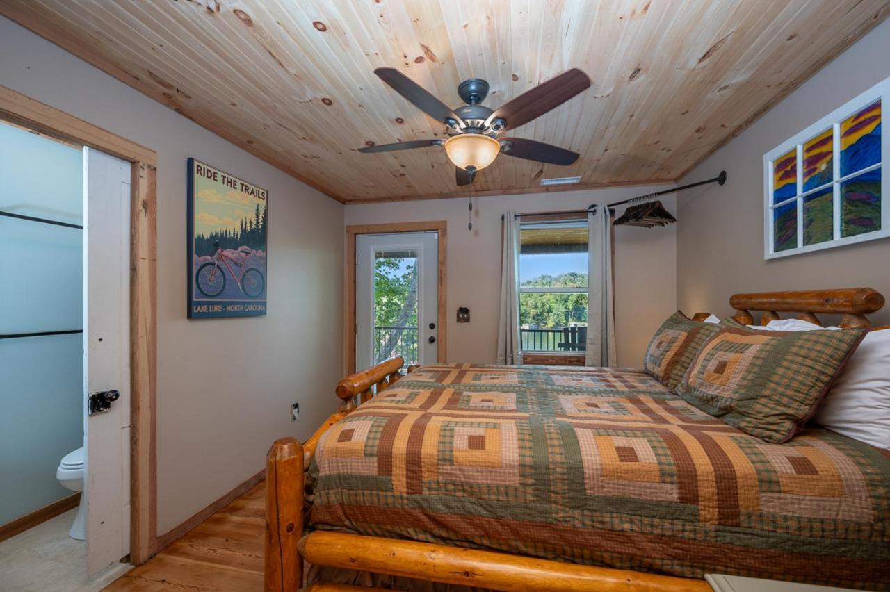 فيلا Russell'S Fort At White Oak Point: Historical Cabin On Lake Lure, Luxury, Direct Lake Access! المظهر الخارجي الصورة