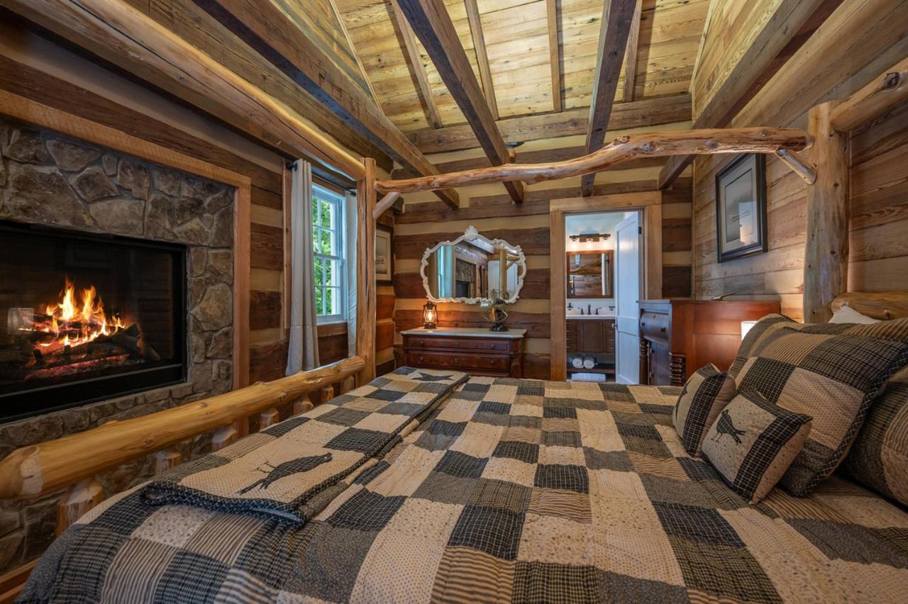 فيلا Russell'S Fort At White Oak Point: Historical Cabin On Lake Lure, Luxury, Direct Lake Access! المظهر الخارجي الصورة