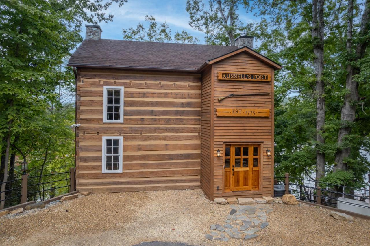 فيلا Russell'S Fort At White Oak Point: Historical Cabin On Lake Lure, Luxury, Direct Lake Access! المظهر الخارجي الصورة