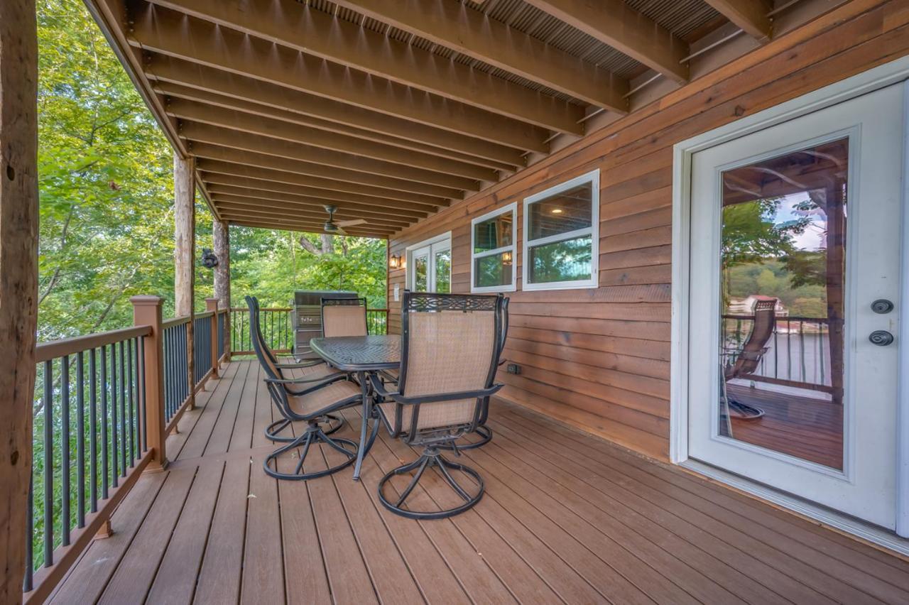 فيلا Russell'S Fort At White Oak Point: Historical Cabin On Lake Lure, Luxury, Direct Lake Access! المظهر الخارجي الصورة