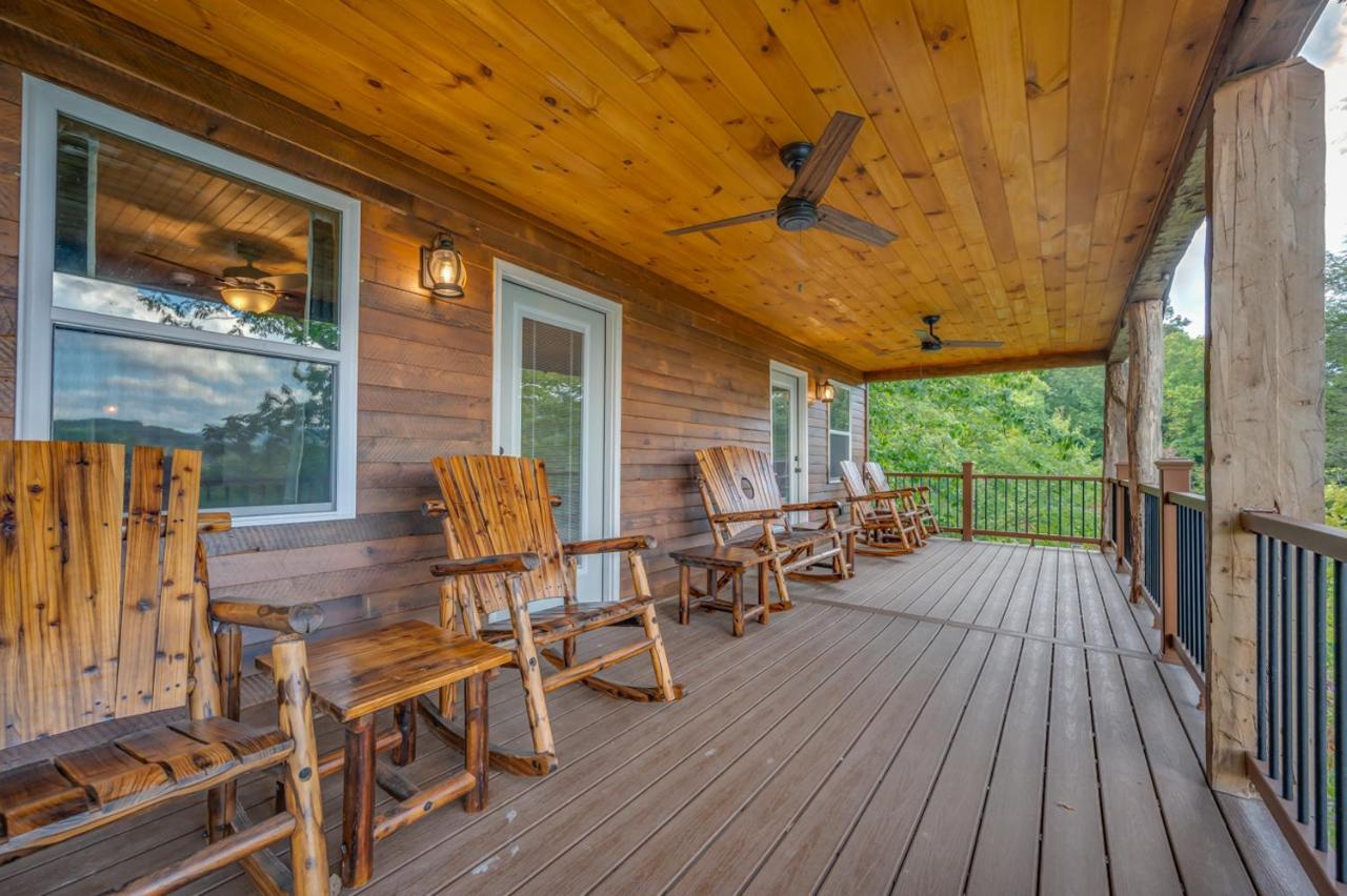 فيلا Russell'S Fort At White Oak Point: Historical Cabin On Lake Lure, Luxury, Direct Lake Access! المظهر الخارجي الصورة