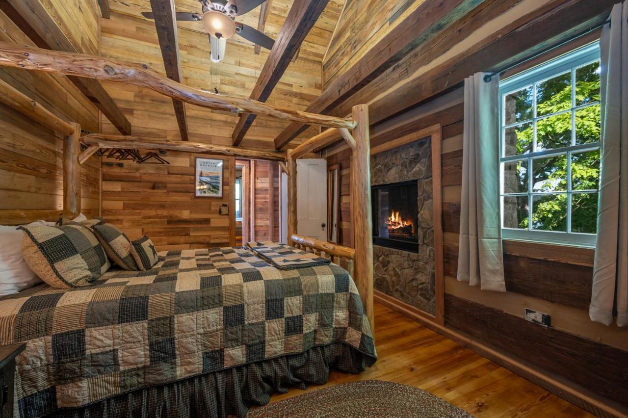 فيلا Russell'S Fort At White Oak Point: Historical Cabin On Lake Lure, Luxury, Direct Lake Access! المظهر الخارجي الصورة