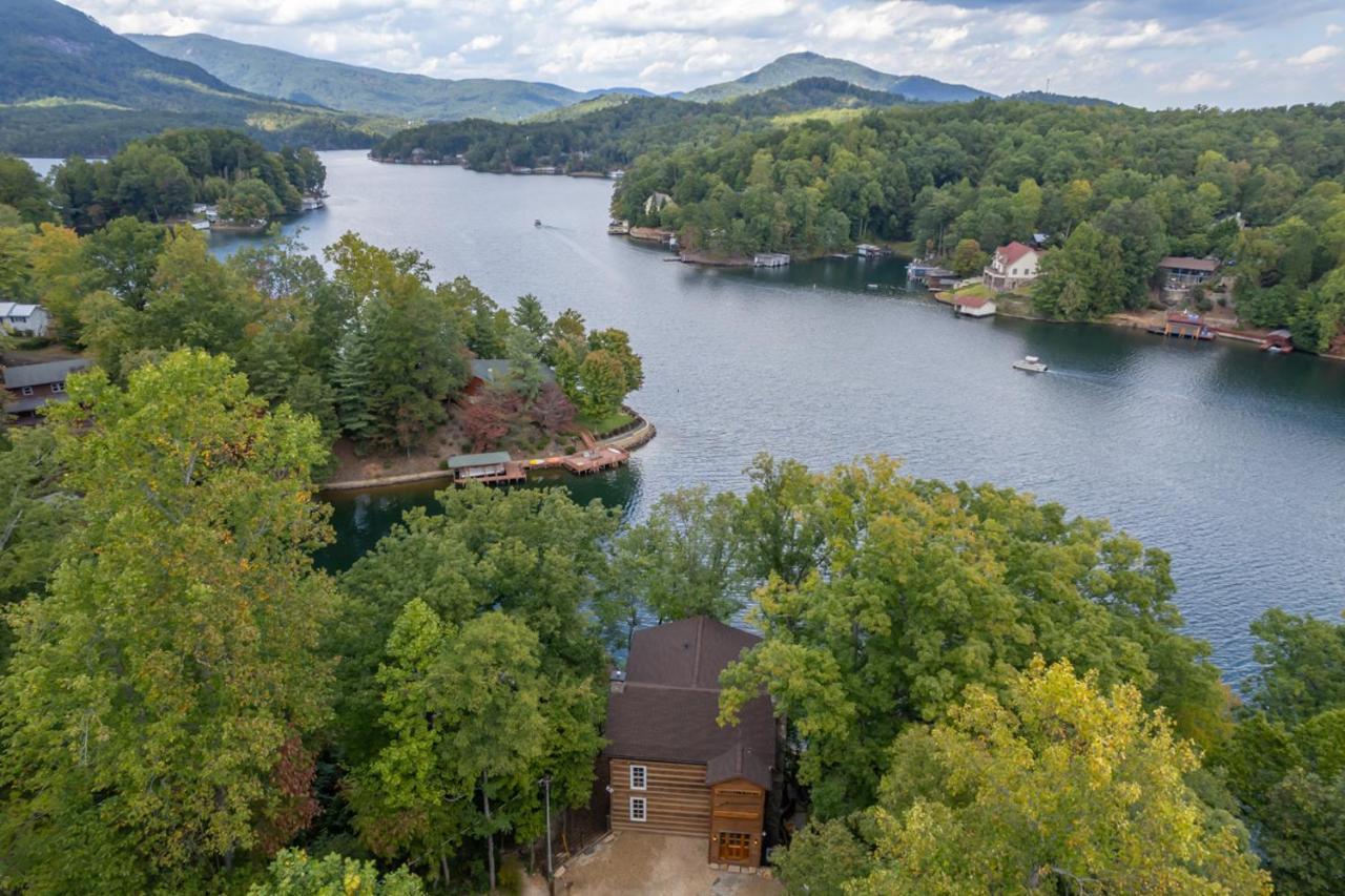 فيلا Russell'S Fort At White Oak Point: Historical Cabin On Lake Lure, Luxury, Direct Lake Access! المظهر الخارجي الصورة
