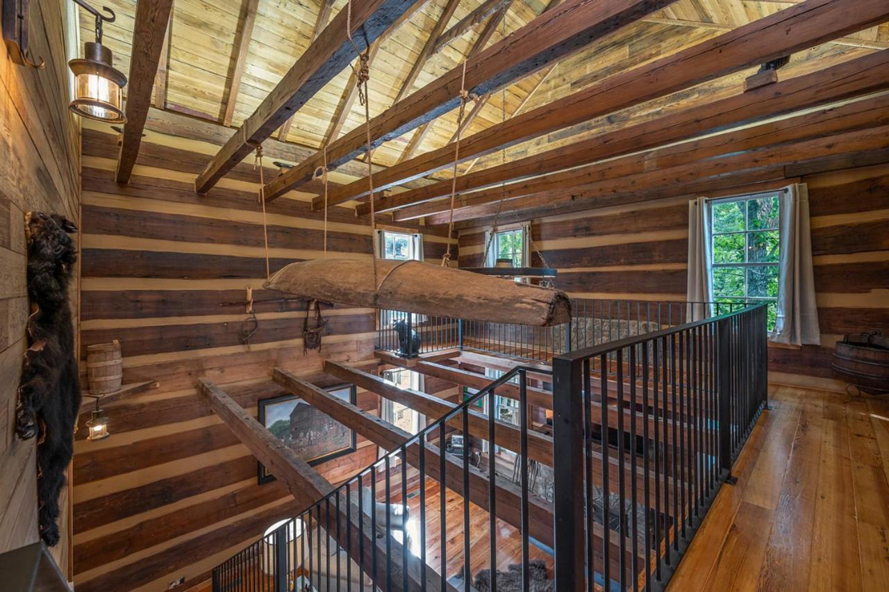 فيلا Russell'S Fort At White Oak Point: Historical Cabin On Lake Lure, Luxury, Direct Lake Access! المظهر الخارجي الصورة