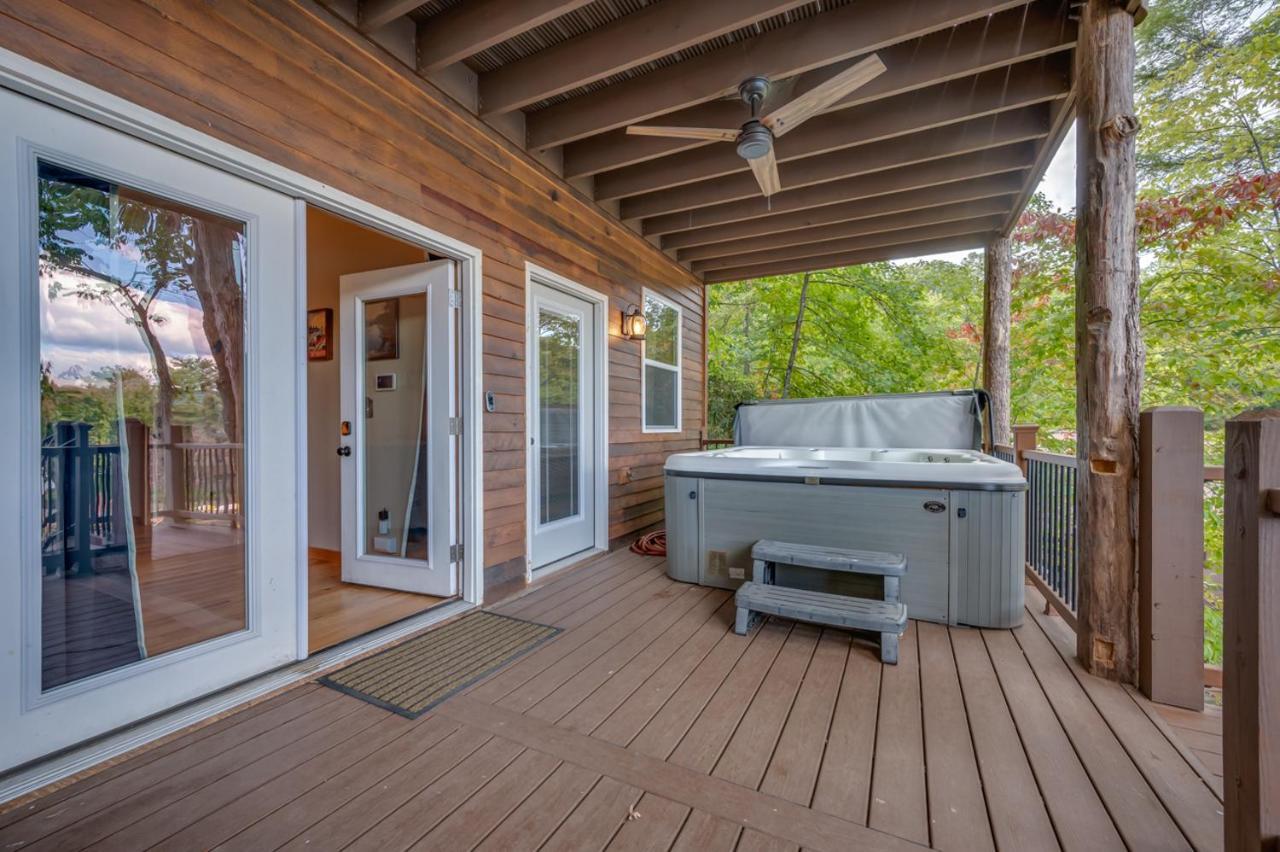 فيلا Russell'S Fort At White Oak Point: Historical Cabin On Lake Lure, Luxury, Direct Lake Access! المظهر الخارجي الصورة
