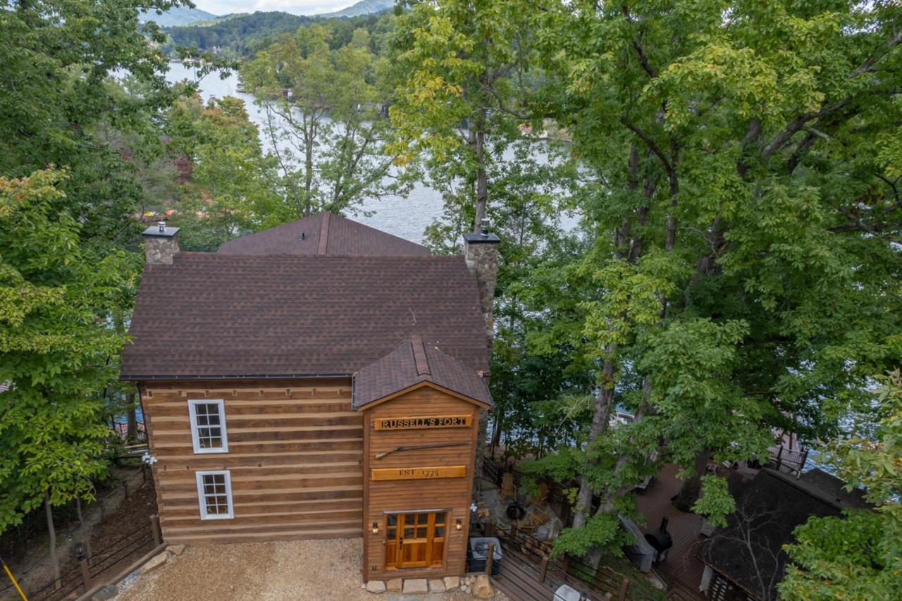 فيلا Russell'S Fort At White Oak Point: Historical Cabin On Lake Lure, Luxury, Direct Lake Access! المظهر الخارجي الصورة