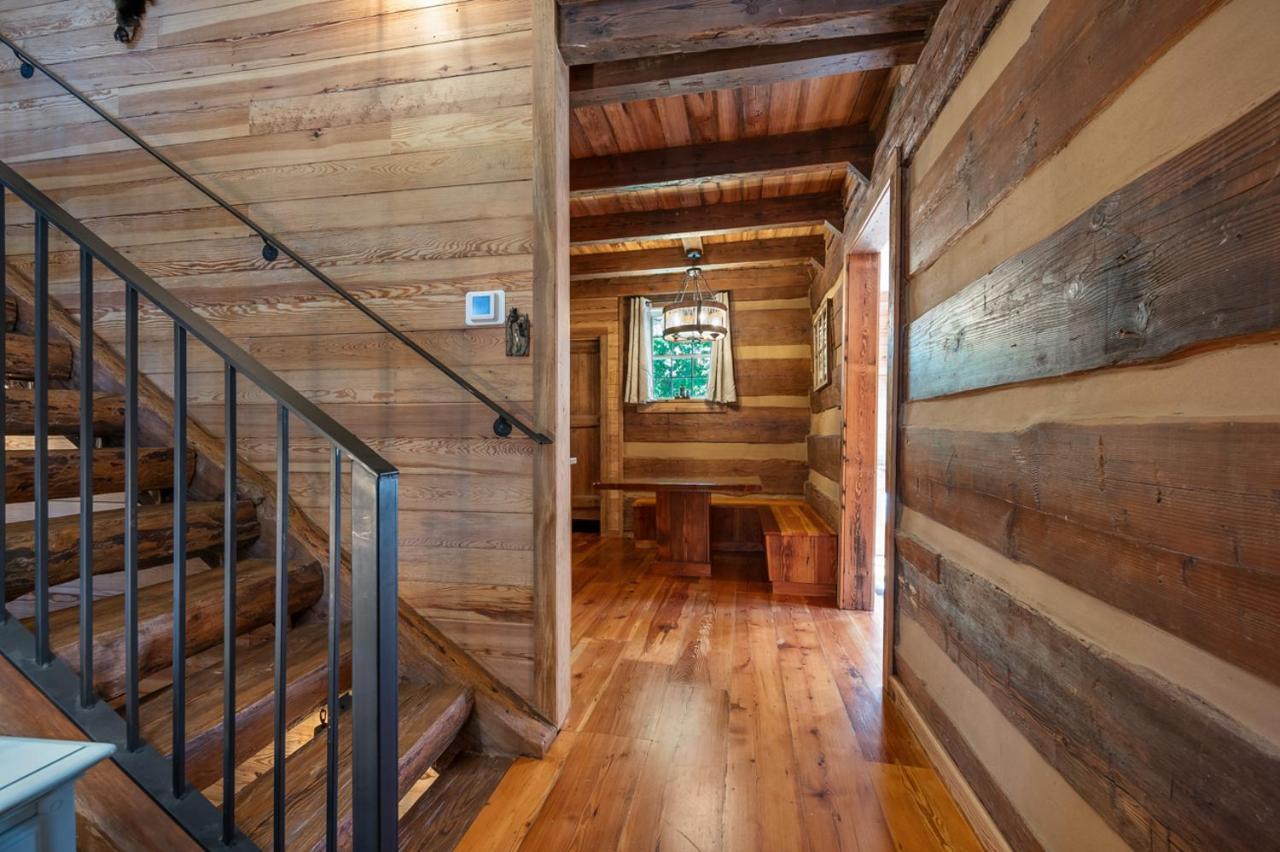 فيلا Russell'S Fort At White Oak Point: Historical Cabin On Lake Lure, Luxury, Direct Lake Access! المظهر الخارجي الصورة