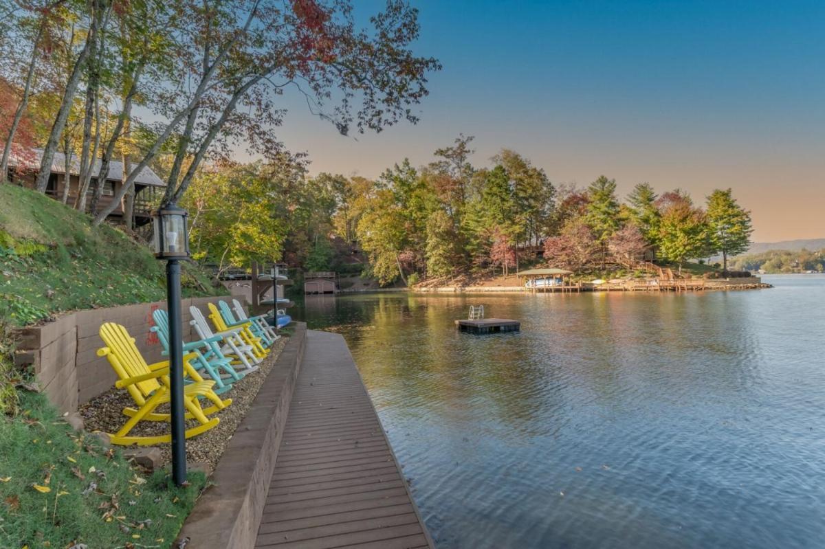 فيلا Russell'S Fort At White Oak Point: Historical Cabin On Lake Lure, Luxury, Direct Lake Access! المظهر الخارجي الصورة