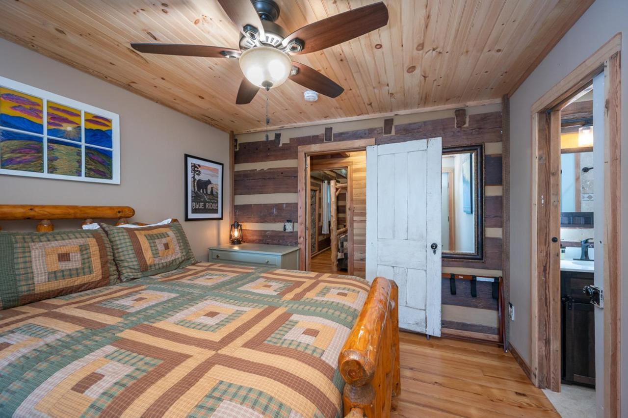 فيلا Russell'S Fort At White Oak Point: Historical Cabin On Lake Lure, Luxury, Direct Lake Access! المظهر الخارجي الصورة