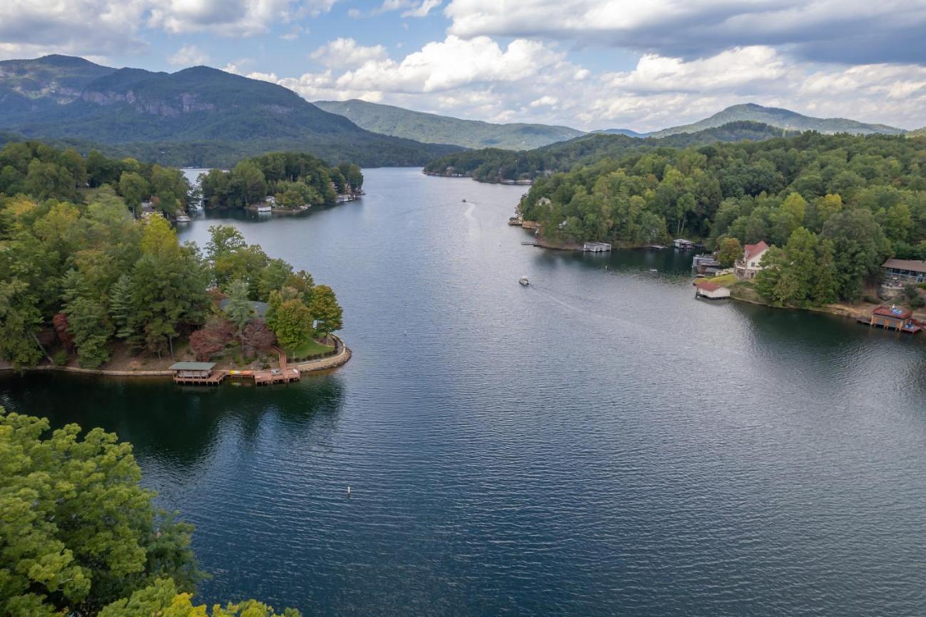 فيلا Russell'S Fort At White Oak Point: Historical Cabin On Lake Lure, Luxury, Direct Lake Access! المظهر الخارجي الصورة