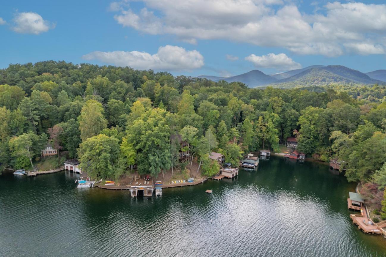 فيلا Russell'S Fort At White Oak Point: Historical Cabin On Lake Lure, Luxury, Direct Lake Access! المظهر الخارجي الصورة