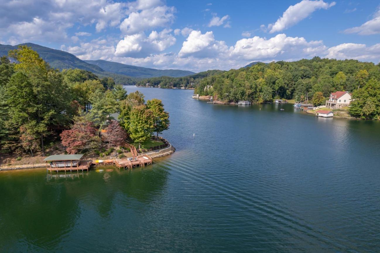 فيلا Russell'S Fort At White Oak Point: Historical Cabin On Lake Lure, Luxury, Direct Lake Access! المظهر الخارجي الصورة