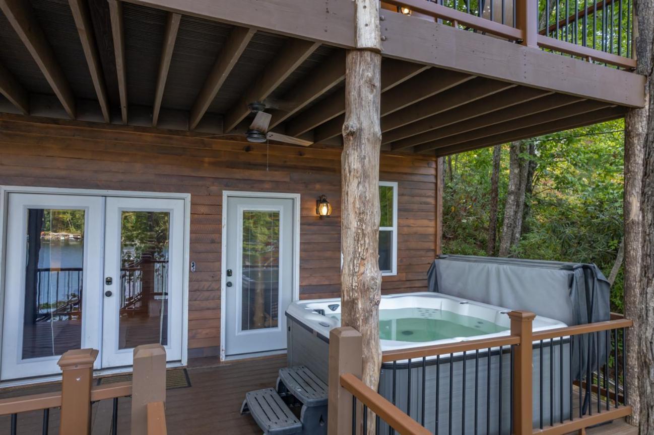 فيلا Russell'S Fort At White Oak Point: Historical Cabin On Lake Lure, Luxury, Direct Lake Access! المظهر الخارجي الصورة