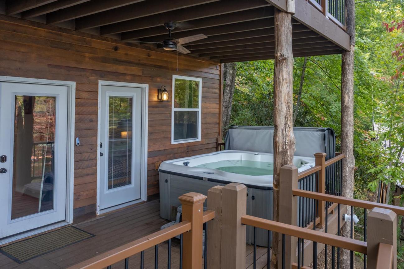فيلا Russell'S Fort At White Oak Point: Historical Cabin On Lake Lure, Luxury, Direct Lake Access! المظهر الخارجي الصورة