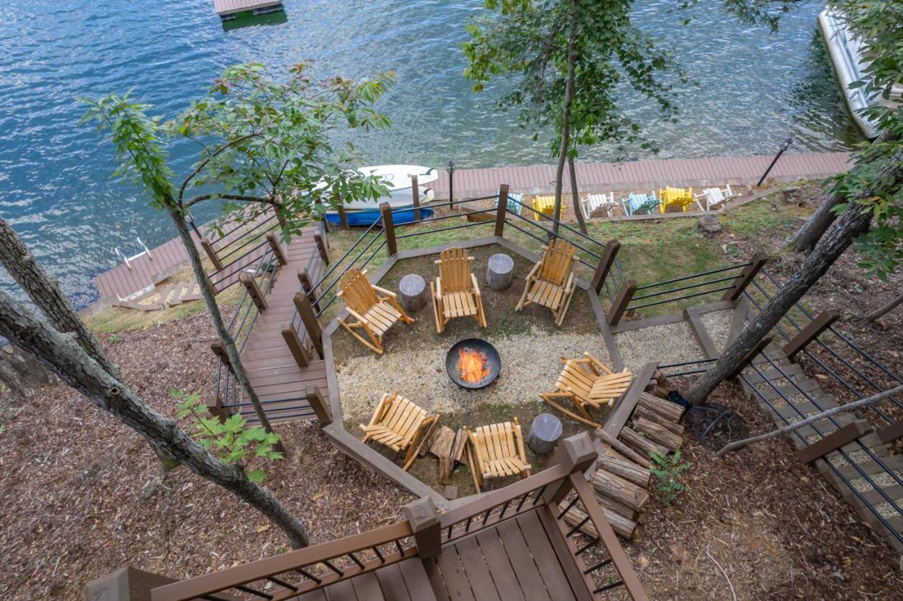 فيلا Russell'S Fort At White Oak Point: Historical Cabin On Lake Lure, Luxury, Direct Lake Access! المظهر الخارجي الصورة